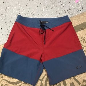 Oakley board shorts men’s size 30